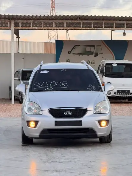2009 كيا كارنز