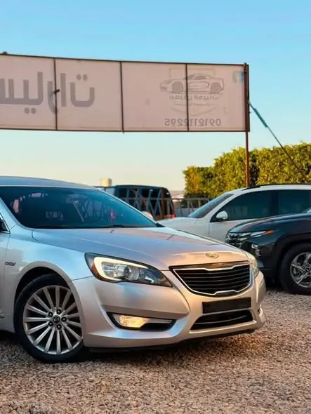 2011 كيا K7 (كادينزا)
