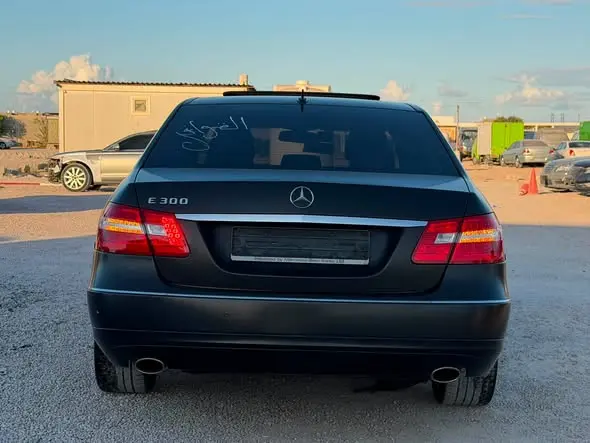 2011 مرسيدس E300