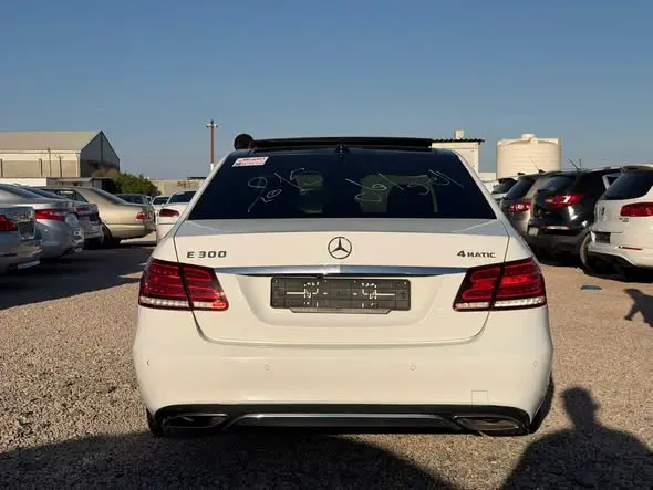 2015 مرسيدس E300