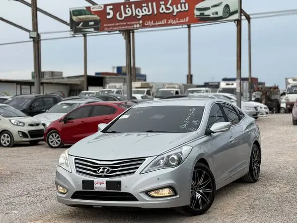 2012 هونداي أزيرا
