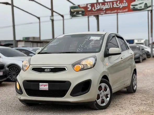 2012 KIA مورنق