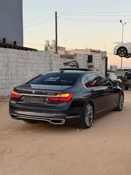 2016 BMW 750i