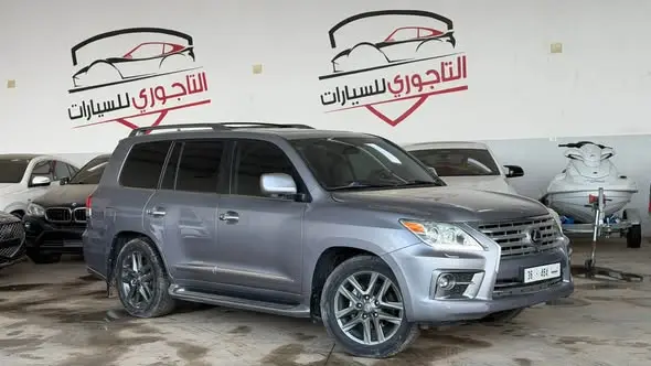 2011 لكزس LX570