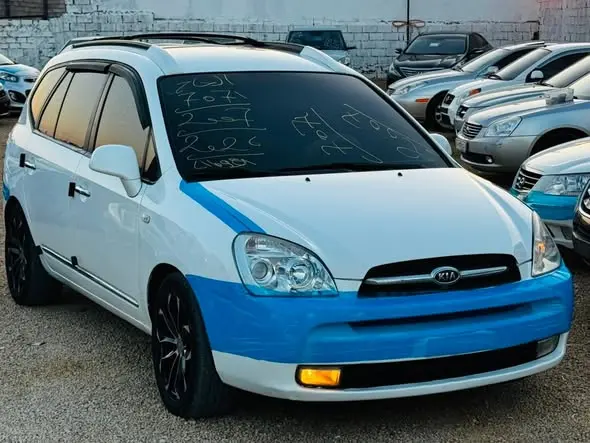2008 كيا كارنز