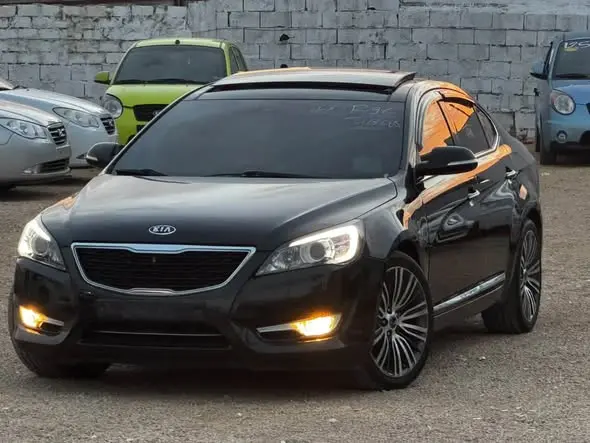 2012 KIA CADENZA