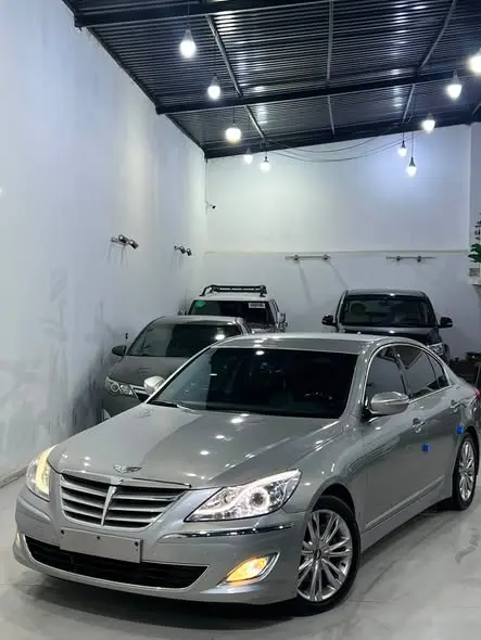 2012 هونداي جينيسيس
